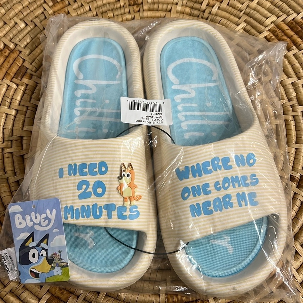 Bluey Ground Up Chili Comfort Slide Sandals - Picture 2 of 3